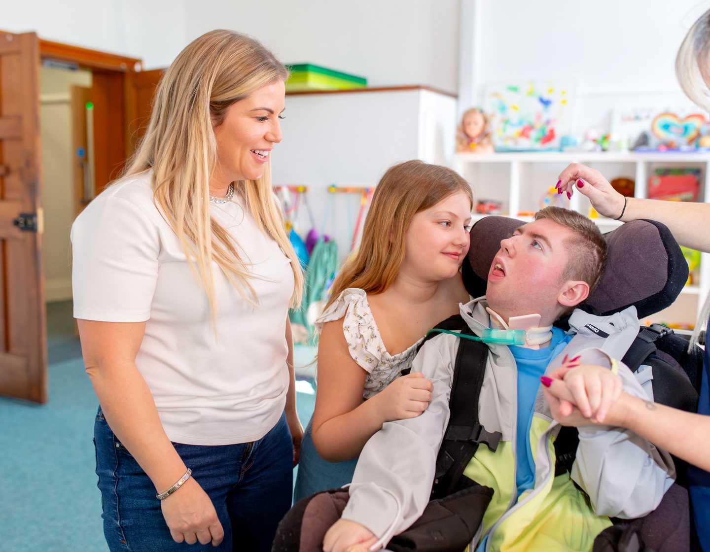 Jack, mum Emma, & sister Faith