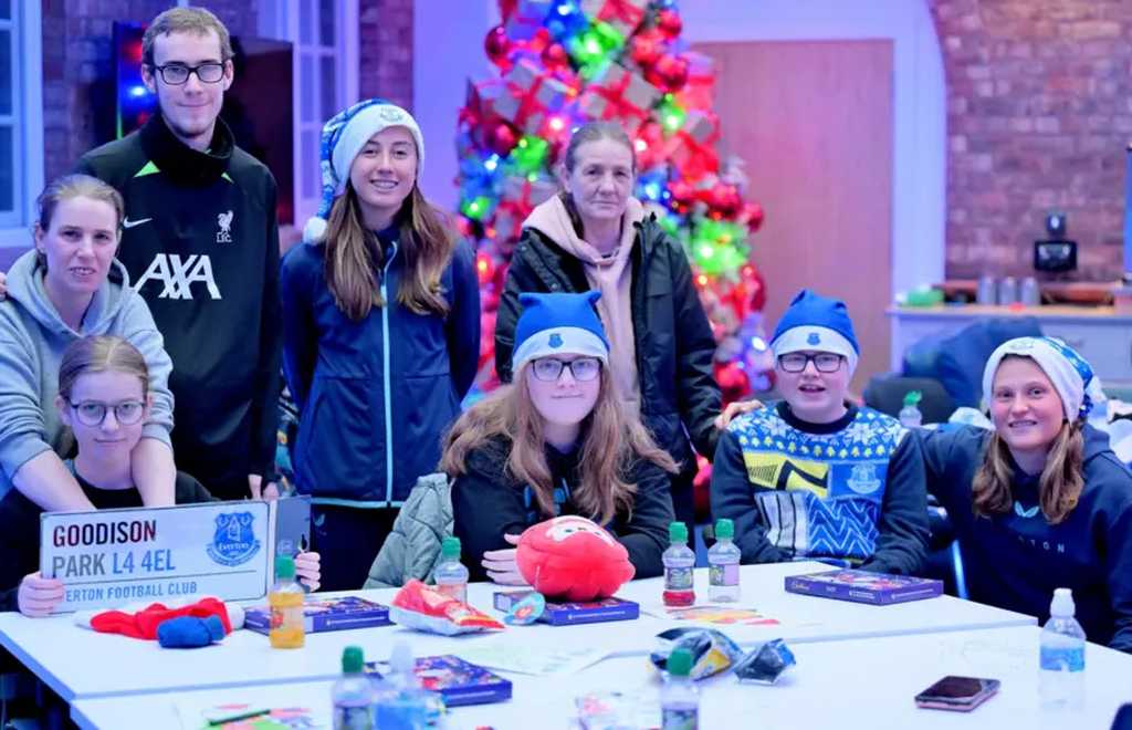 Everton players visit Claire House Liverpool in the run up to Christmas 2024 (Photo: Everton FC)